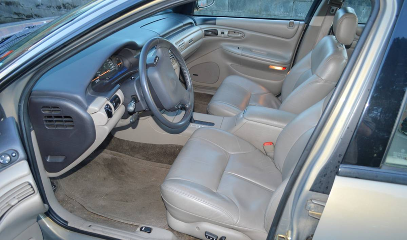 Illustration for article titled At $2,700, Could You See Yourself Buying This 1994 Eagle Vision TSi?